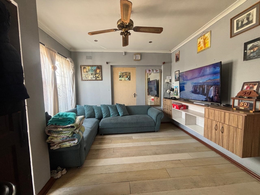 7 Bedroom Property for Sale in Beverly Park Western Cape